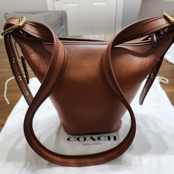 Coach Duffle 16 in Brass/1941 Saddle - Picture 2 of 6